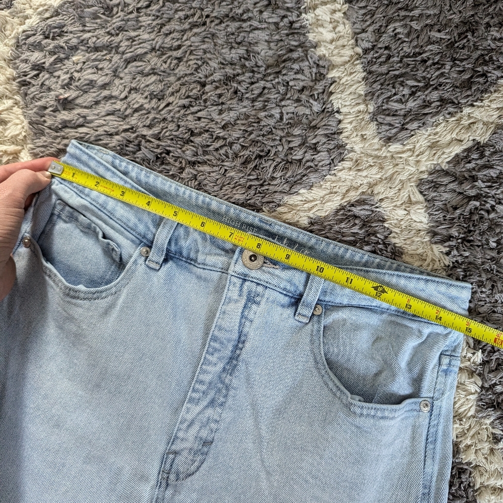 Style & Co High Rise Straight Leg Mom 90s Jean Light Wash Denim Size 10 - Picture 5 of 11